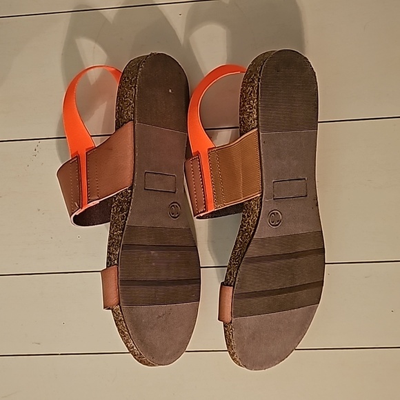 Target Merona Slides Tan Size 10 - Picture 3 of 3